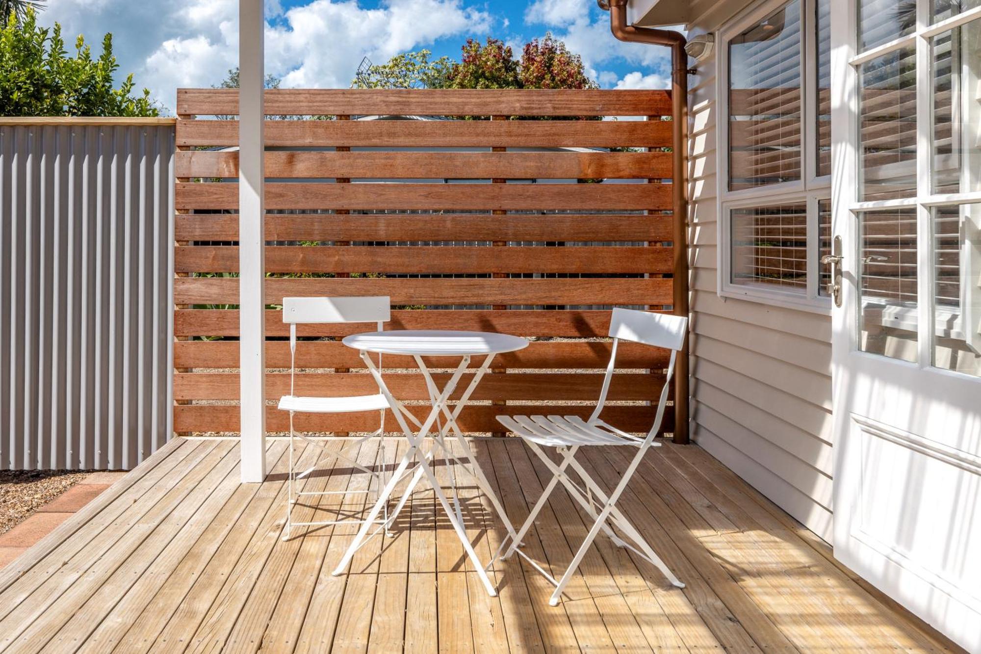 Miami One One Villa Oneroa Exterior photo